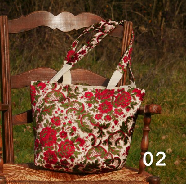 Sac cabas katrane 3 poches dos velours tapissier vert et rouge fleuris drap ancien écru