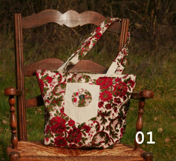 sac katrane sac tissus format cabas 5 poches vintage recyclé velours tapissier rouge et vert fleuris drap ancien écru